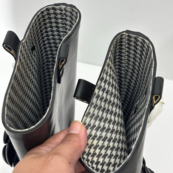 Dirty Laundry Rhane Black & White Flower Chain Rubber Pull On Rain Boots Size 6 - Picture 13 of 14